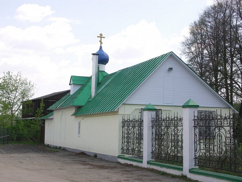 Крестильная церковь Олега Брянского, Лужки (Истринский городской округ и ЗАТО Восход, Московская область). фасады, вид от площадки перед входом на территорию храма