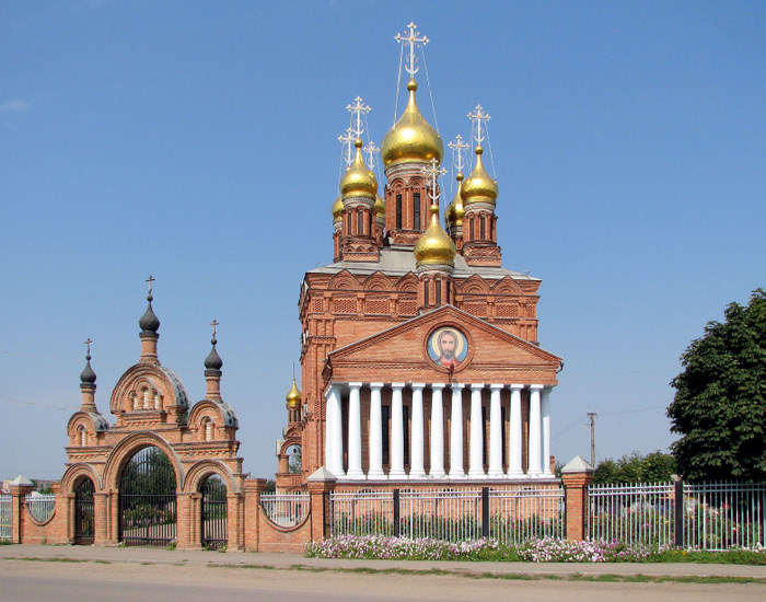 Кущёвская. Церковь Иоанна Богослова. общий вид в ландшафте