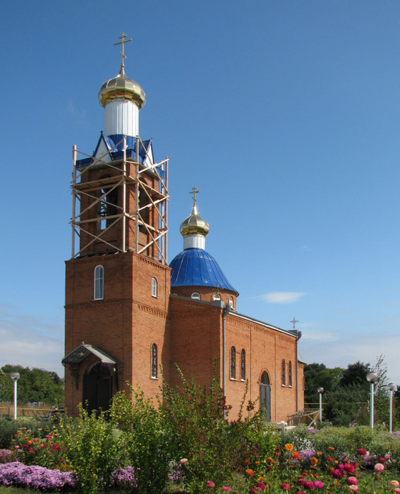 Церковь Успения Пресвятой Богородицы, Старотитаровская (Темрюкский район, Краснодарский край). общий вид в ландшафте