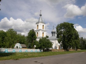 Кривичи. Церковь Троицы Живоначальной