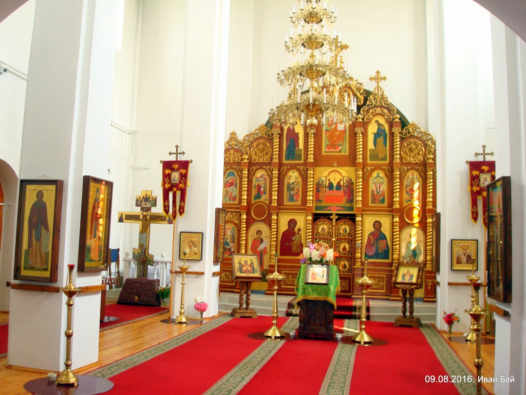 Церковь Троицы Живоначальной, Мядель (Мядельский район, Беларусь, Минская область). интерьер и убранство, Центральный неф