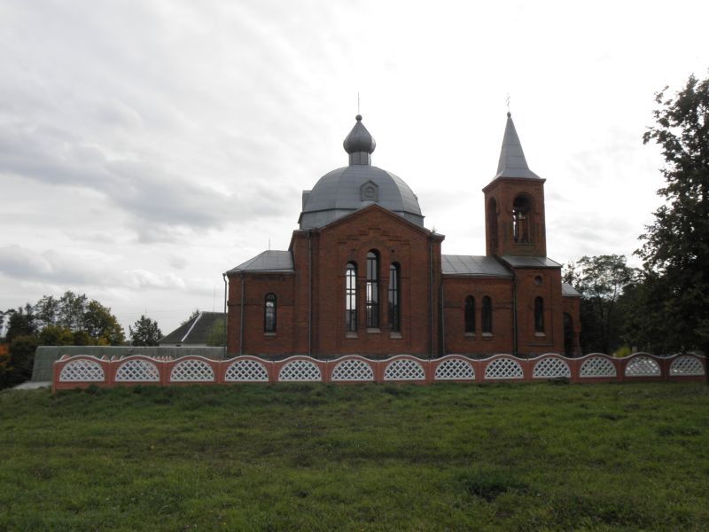 Церковь Воздвижения Креста Господня, Большая Лысица (Несвижский район, Беларусь, Минская область). общий вид в ландшафте