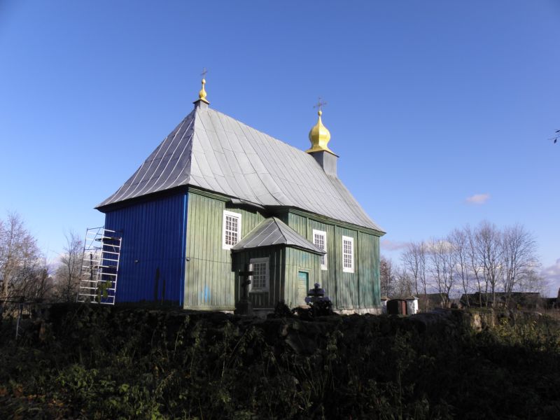Церковь Николая Чудотворца, Латыголь (Вилейский район, Беларусь, Минская область). общий вид в ландшафте