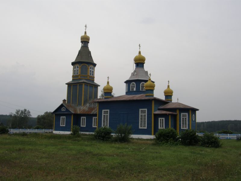 Полонка. Церковь Николая Чудотворца. общий вид в ландшафте