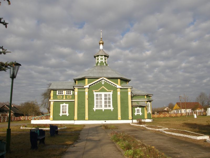 Церковь Троицы Живоначальной, Морино (Ивьевский район, Беларусь, Гродненская область). общий вид в ландшафте