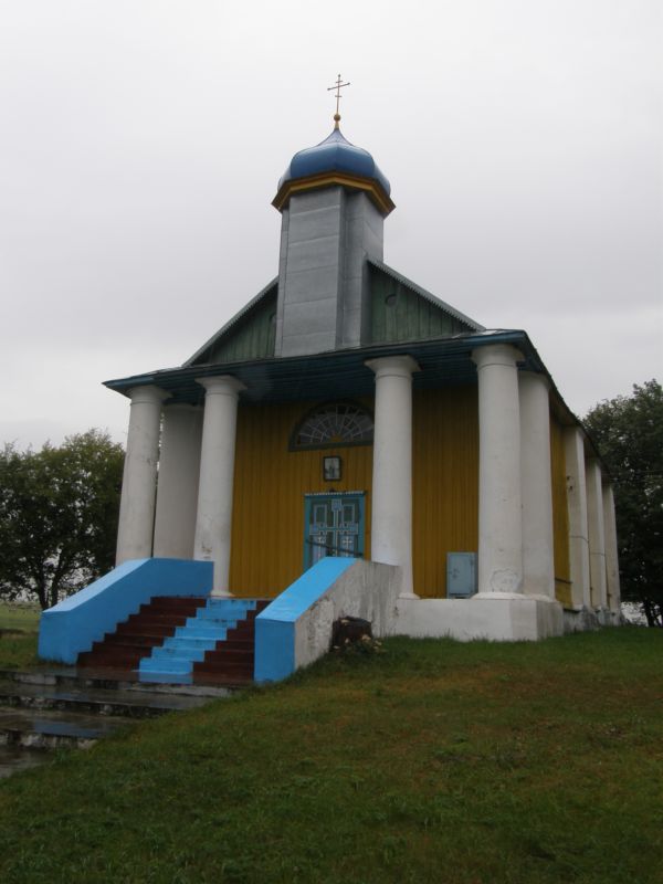 Стародевятковичи. Церковь Параскевы Пятницы. общий вид в ландшафте