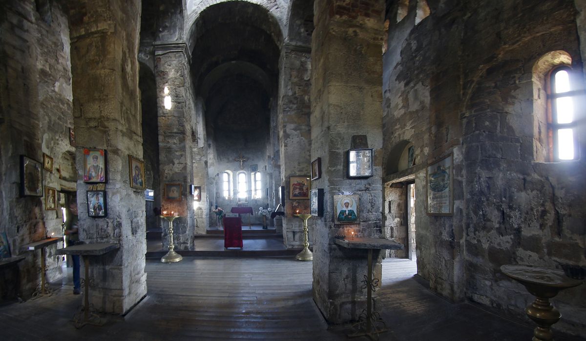 интерьер и убранство. Церковь Георгия Победоносца, Коста Хетагурова им., посёлок (Карачаевский район, Республика Карачаево-Черкесия)