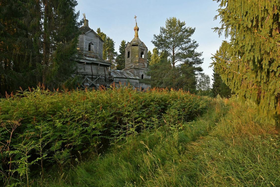 Пестово. Церковь Сергия Радонежского. общий вид в ландшафте, Общий вид с северо-востока