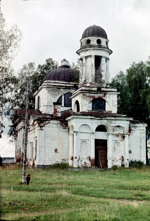 Церковь Казанской иконы Божией Матери, Борисовское (Лесной район, Тверская область). фасады, Фотография выполнена на обращаемую пленку ORWOCHROM