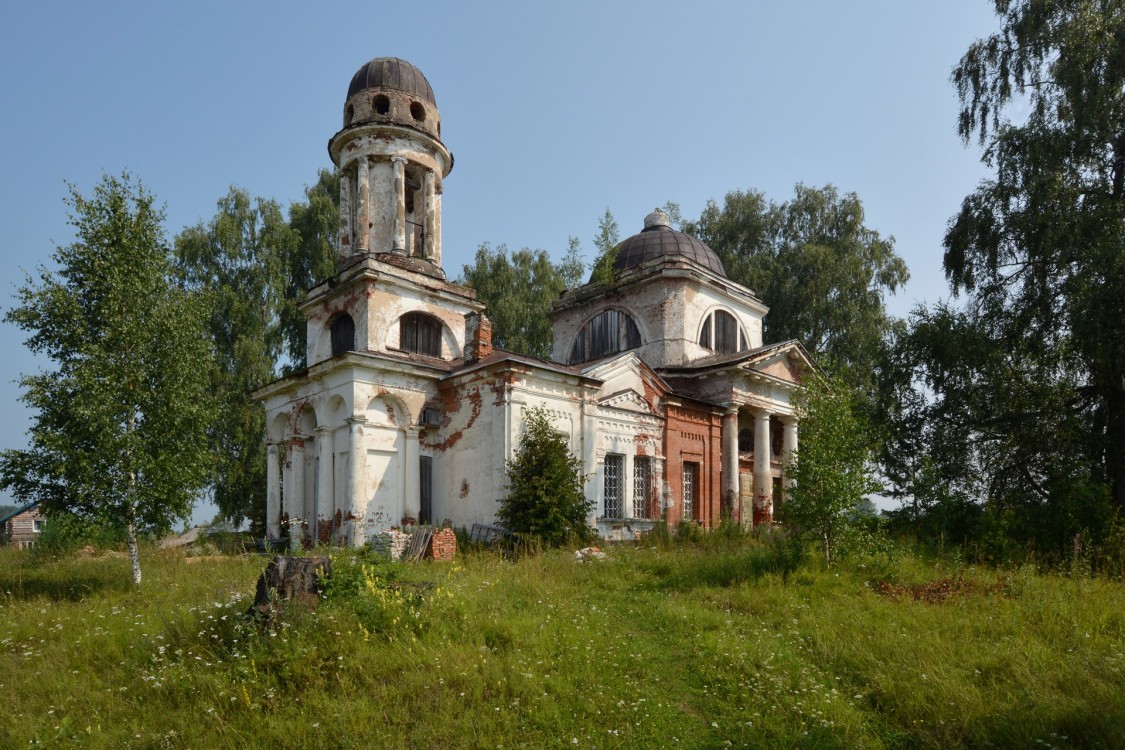 Церковь Казанской иконы Божией Матери, Борисовское (Лесной район, Тверская область). общий вид в ландшафте, Вид с юго-запада