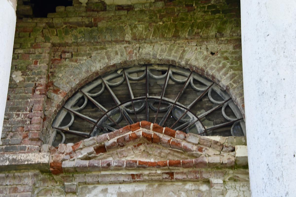 архитектурные детали. Церковь Казанской иконы Божией Матери, Борисовское (Лесной район, Тверская область)