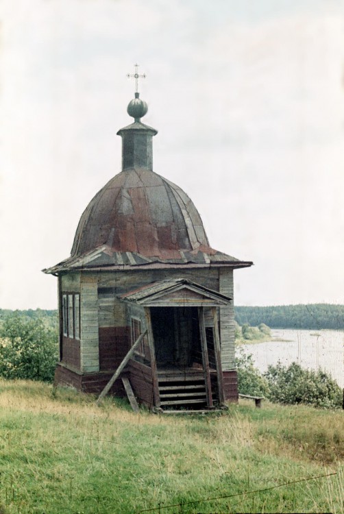 Гузеево. Часовня Успения Пресвятой Богородицы. фасады, Сфотграфировано на обращаемую пленку ORWOCHROM