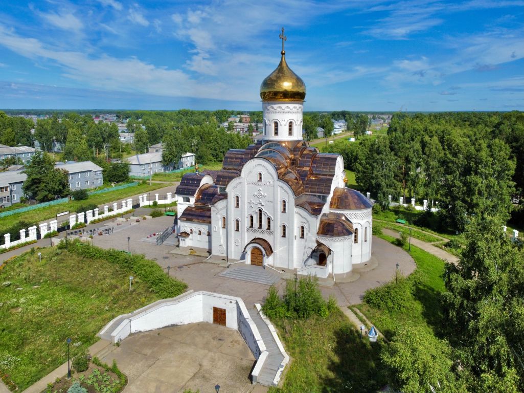 Церковь Андрея Первозванного, Лесосибирск (Лесосибирск, город, Красноярский край). общий вид в ландшафте, Вид с ЮЮВ