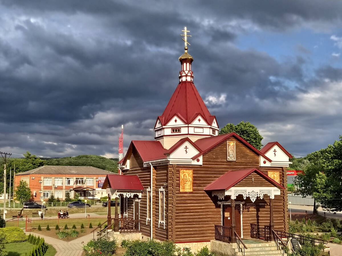 Церковь Димитрия Солунского, Каменномостский (Майкопский район, Республика Адыгея). фасады