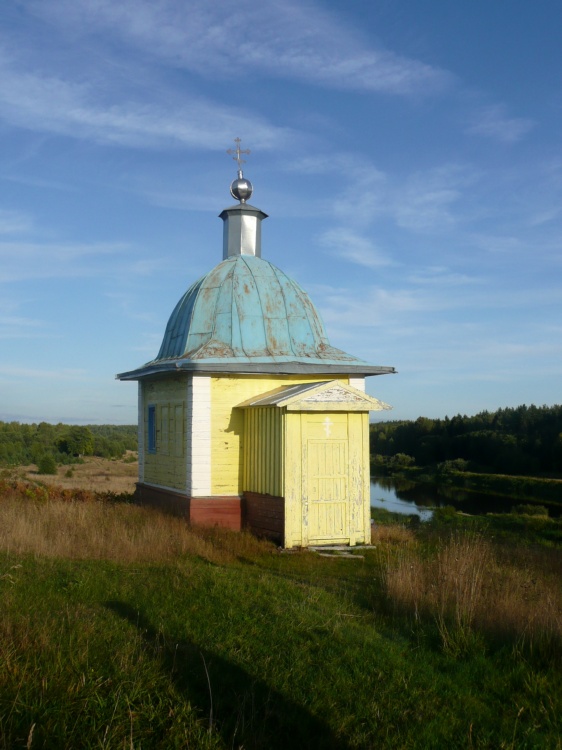 Часовня Успения Пресвятой Богородицы, Гузеево (Лесной район, Тверская область). фасады