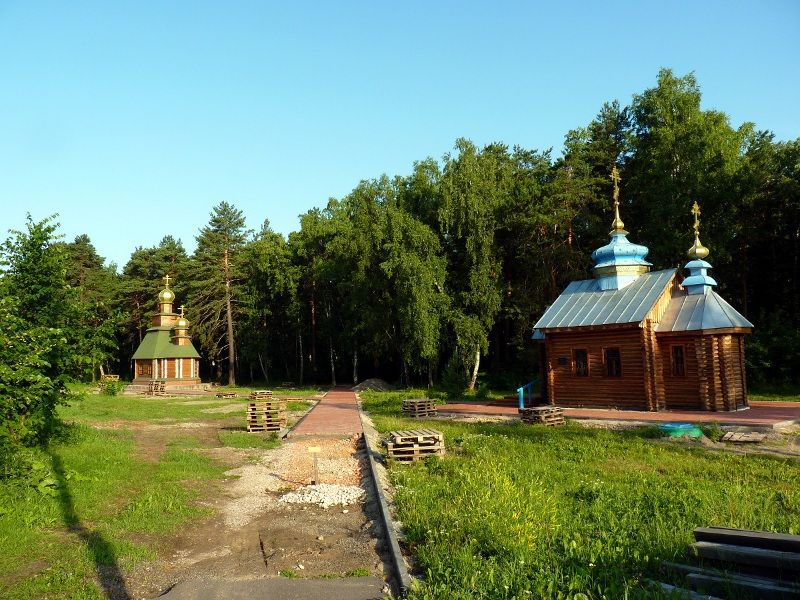 Красноярск. Успенский мужской монастырь. общий вид в ландшафте