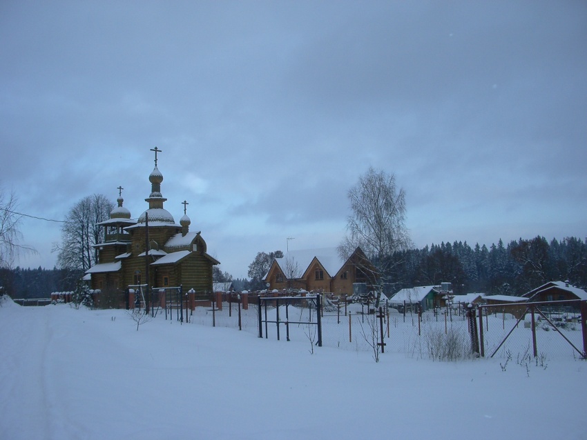 Церковь Серафима Саровского, Тимохово (Одинцовский городской округ и ЗАТО Власиха, Краснознаменск, Московская область). общий вид в ландшафте