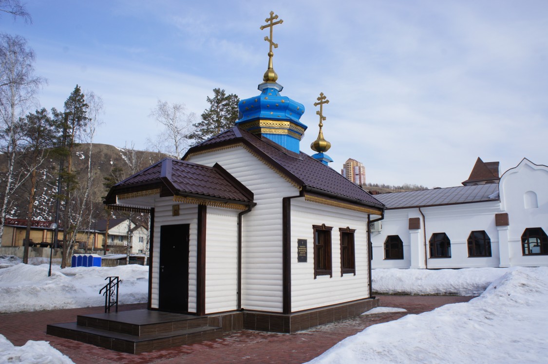 Красноярск. Успенский мужской монастырь. Церковь Константина и Елены. фасады