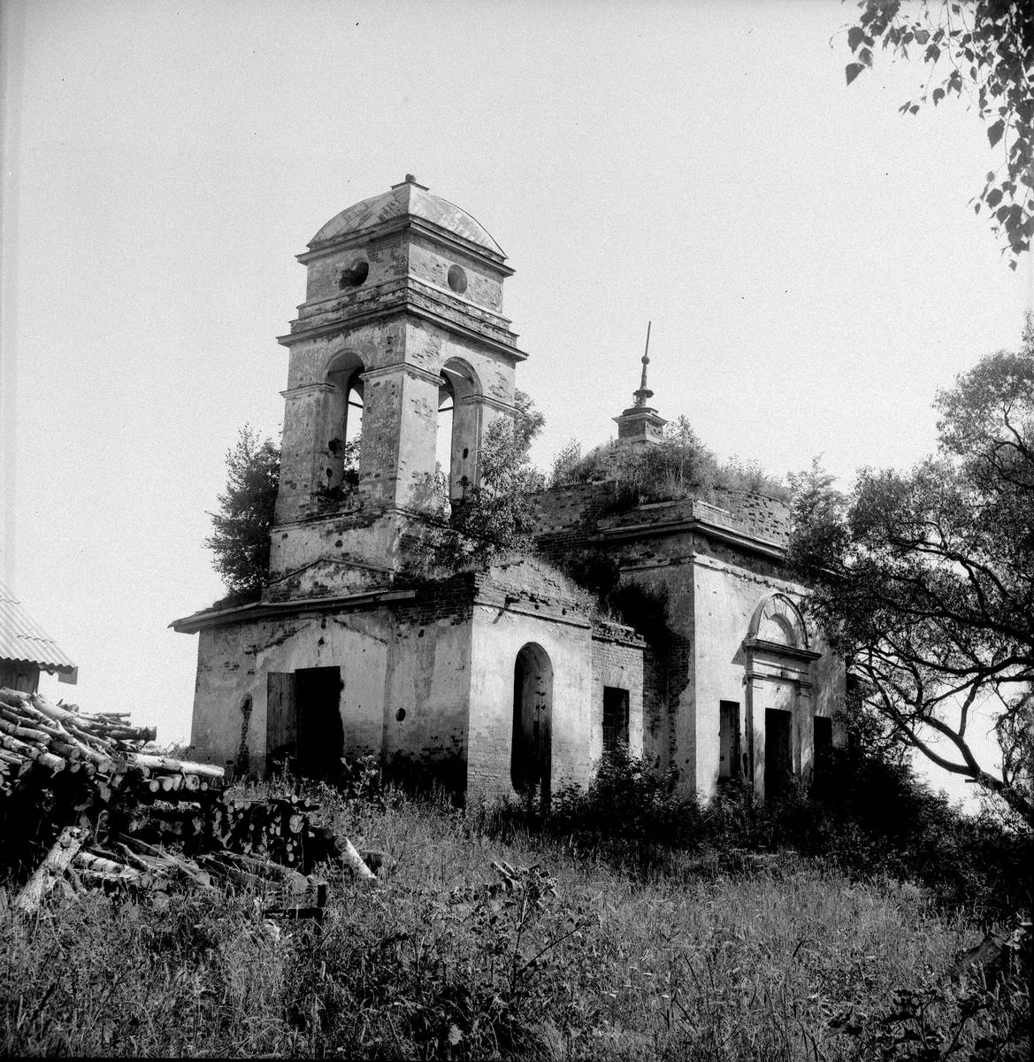 документальные фотографии. Церковь Введения во храм Пресвятой Богородицы, Колокольня (Гагаринский район, Смоленская область)