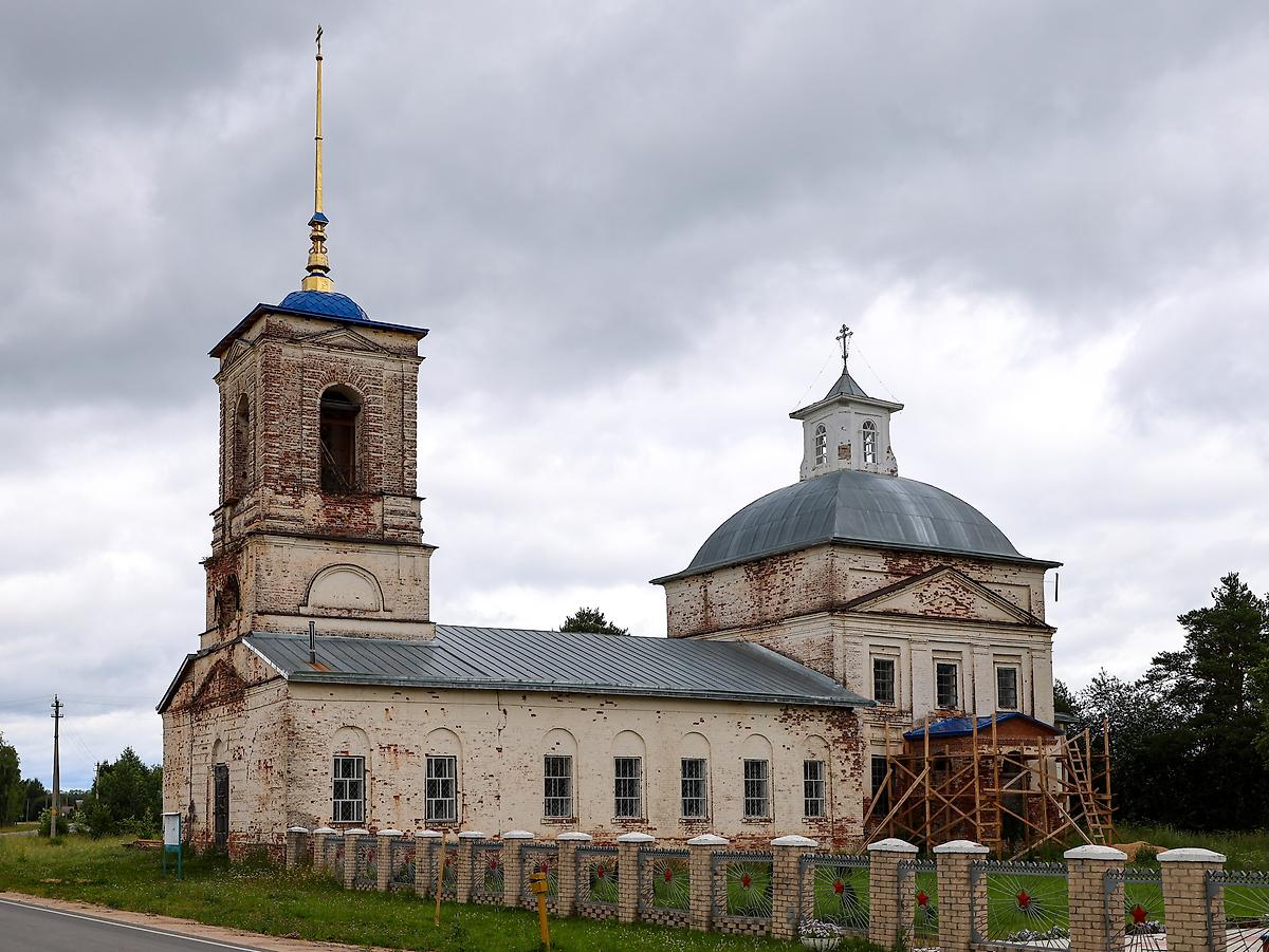 фасады. Церковь Воскресения Христова, Сметанино (Верховажский район, Вологодская область)