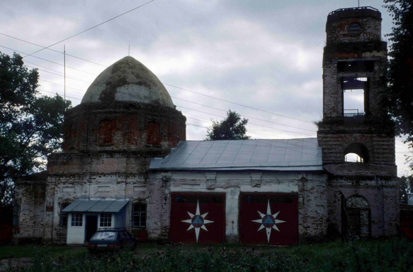 Церковь Космы и Дамиана, Крапивна (Щёкинский район, Тульская область). фасады