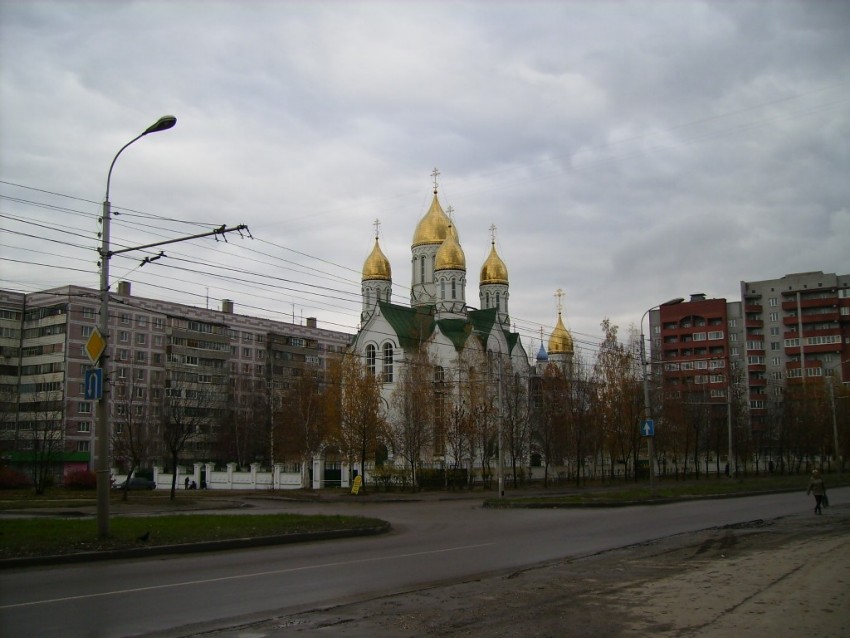 Церковь Александра Невского в Дашково-Песочне, Рязань (Рязань, город, Рязанская область). дополнительная информация, Вид  с  юго-запада,  на  переднем  плане  -  храм  Александра  Невского,  на  дальнем  -  Всех  Святых.