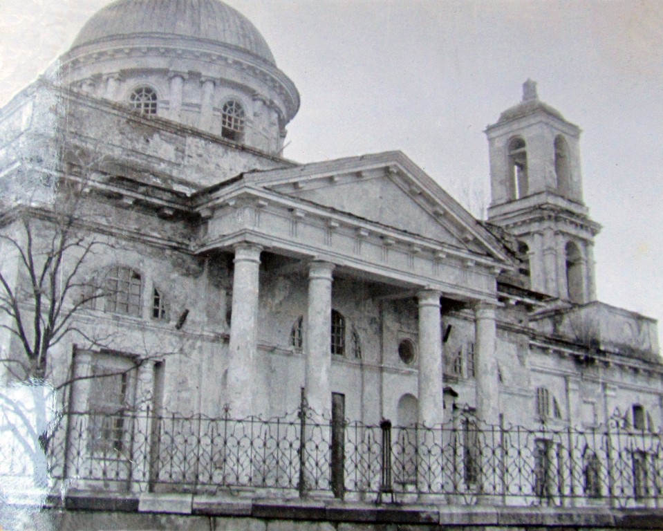 Церковь Успения Пресвятой Богородицы, Калитвенская (Каменский район и г. Каменск-Шахтинский, Ростовская область). фасады, Личное фото, 1986-1988 года.