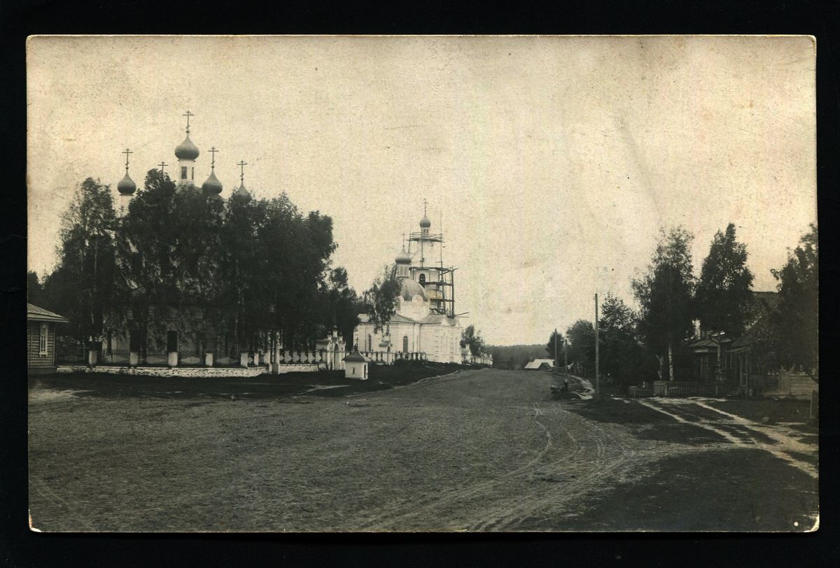 Храмовый комплекс на почтовой фотооткрытке 1900-х годов, архивная фотография. Храмовый комплекс. Церкви Николая Чудотворца и Рождества Пресвятой Богородицы, Пурех (Чкаловск, город, Нижегородская область)