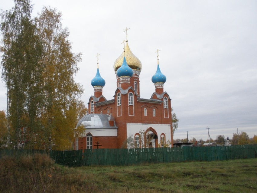 Рязань. Церковь Николая и Александры, царственных страстотерпцев. общий вид в ландшафте, Вид с северо-востока