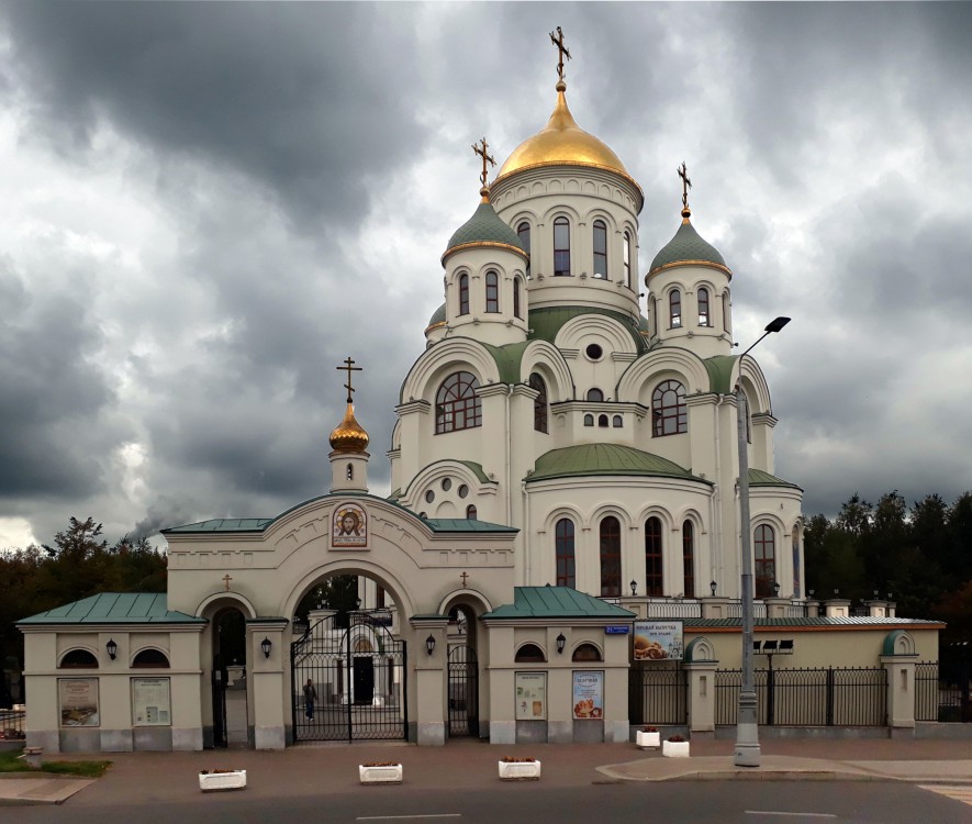 Солнцево. Церковь Сергия Радонежского в Солнцеве. фасады