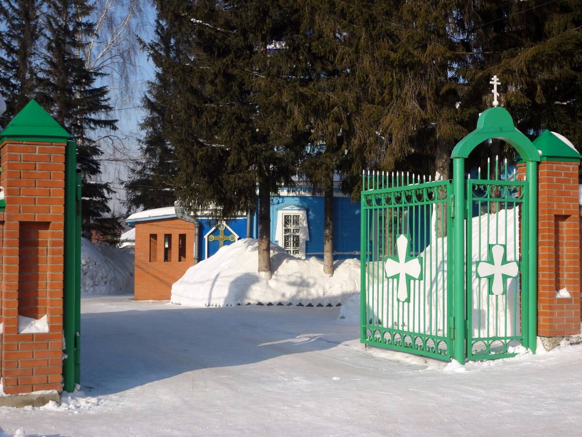 Церковь Николая Чудотворца, Новолуговое (Новосибирский район, Новосибирская область). дополнительная информация, Центральные ворота