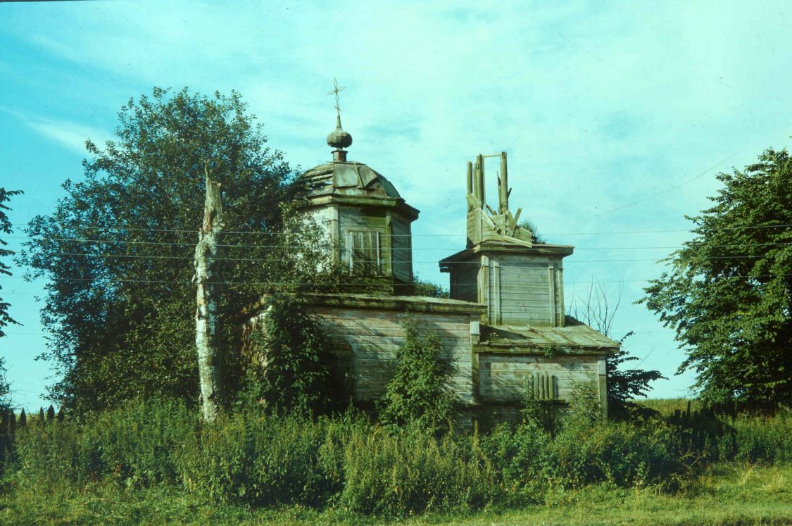 Лухново. Часовня Георгия Победоносца. фасады, 1994