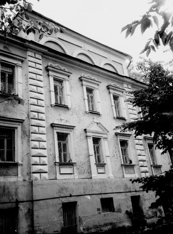 Николо-Берлюковская пустынь. Домовая церковь Всех Святых в старом настоятельском корпусе, Авдотьино (Богородский городской округ, Московская область). фасады
