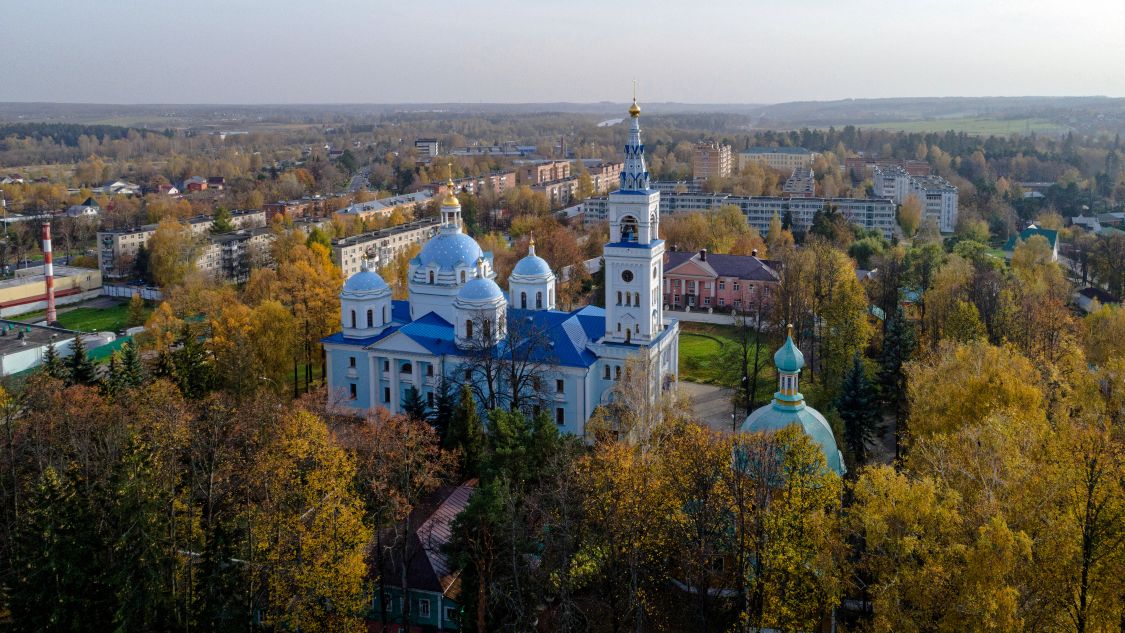 Спасо-Влахернский монастырь. Собор Спаса Нерукотворного Образа, Деденево (Дмитровский городской округ, Московская область). общий вид в ландшафте