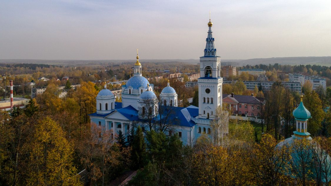 Спасо-Влахернский монастырь. Собор Спаса Нерукотворного Образа, Деденево (Дмитровский городской округ, Московская область). общий вид в ландшафте