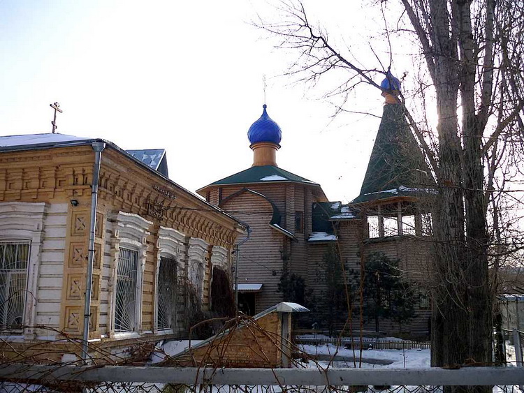 Церковь Воздвижения Креста Господня (временная), Волгоград (Волгоград, город, Волгоградская область). архитектурные детали, Вид с улицы Козловская