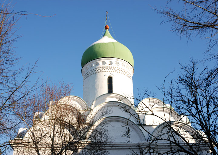 Церковь Иова Многострадального, Уккел (Бельгия, Прочие страны). архитектурные детали, Завершение основного объёма
