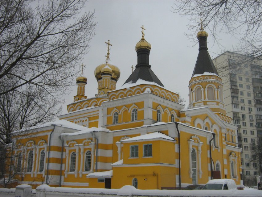 Собор Покрова Пресвятой Богородицы на Соломенке, Соломенка (Соломенский район, Украина, г. Киев). общий вид в ландшафте
