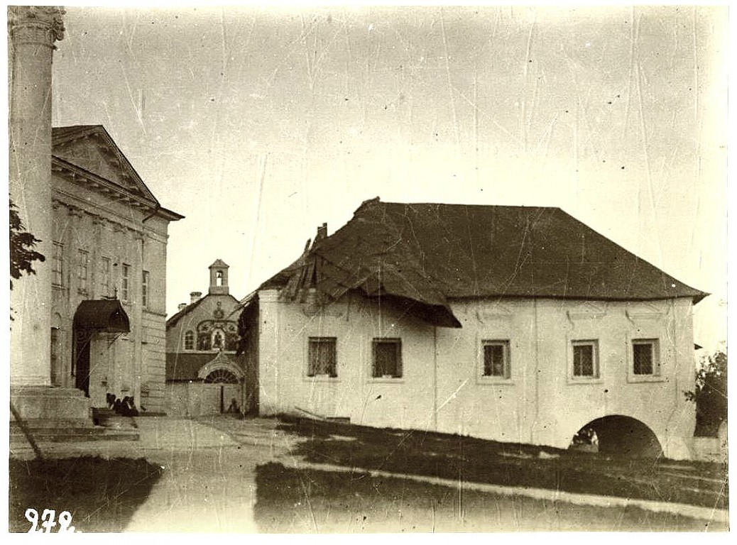 Новая Слобода. Софрониево-Молчанская Печерская пустынь. архивная фотография, Ризница после урагана 29 мая 1891 года, вдали трапеза. http://нэб.рф/catalog/000200_000018_RU_NLR_DIGIT_115450/viewer/