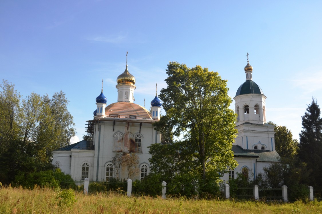 Церковь Троицы Живоначальной, Старково (Володарский район, Нижегородская область). фасады