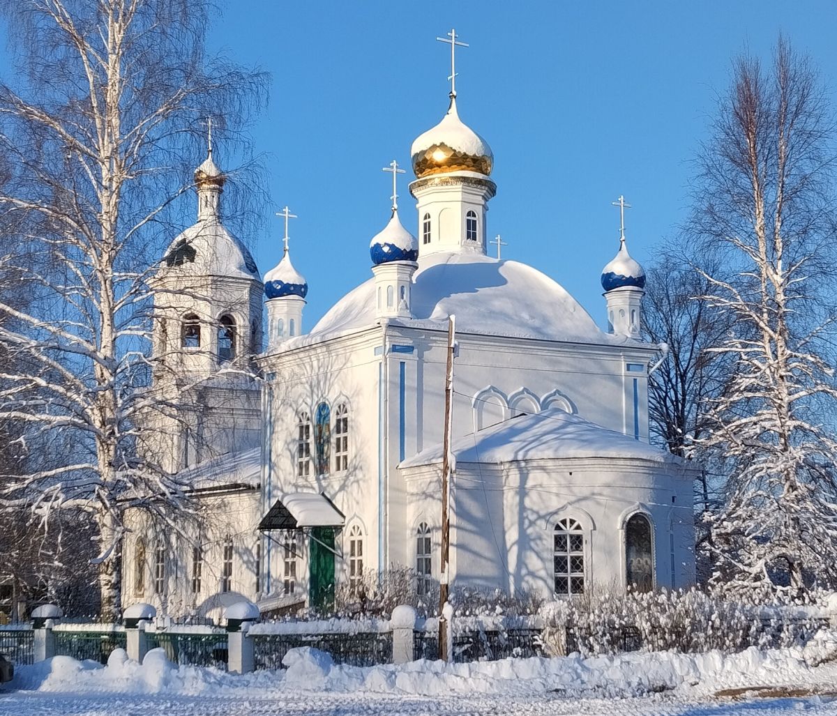 Церковь Троицы Живоначальной, Старково (Володарский район, Нижегородская область). фасады