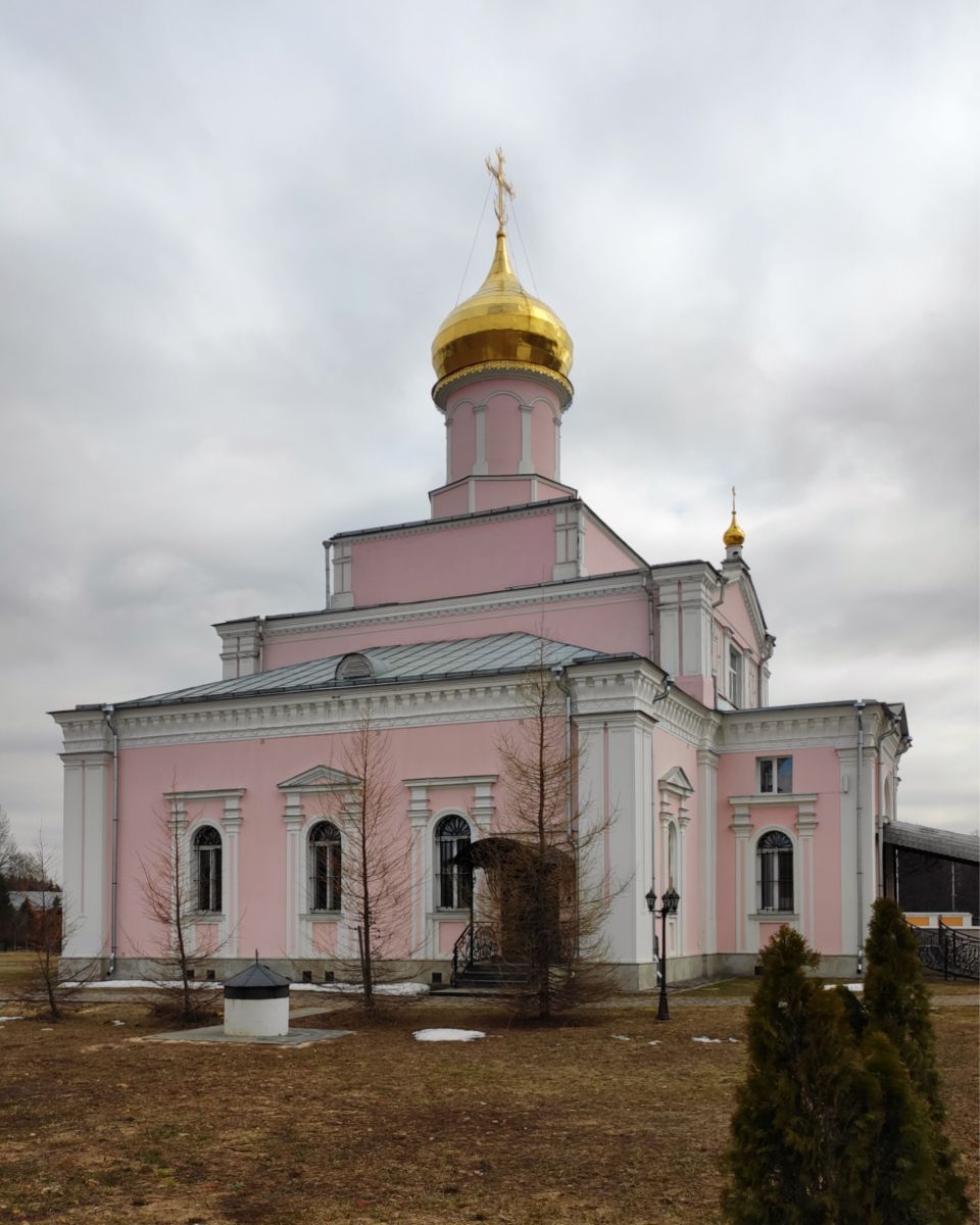 Троице-Одигитриевская Зосимова пустынь. Собор Троицы Живоначальной, Зосимова пустынь (Троицкий административный округ (ТАО), г. Москва). фасады