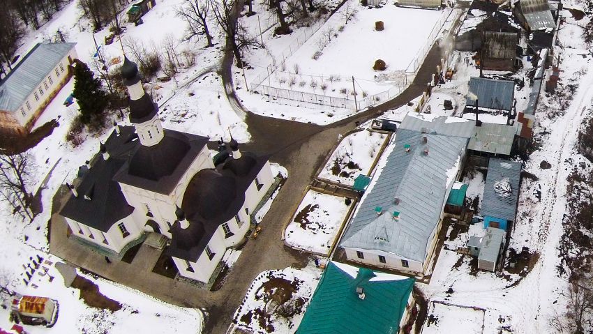 Колоцкое. Успенский Колоцкий монастырь. Собор Успения Пресвятой Богородицы. общий вид в ландшафте