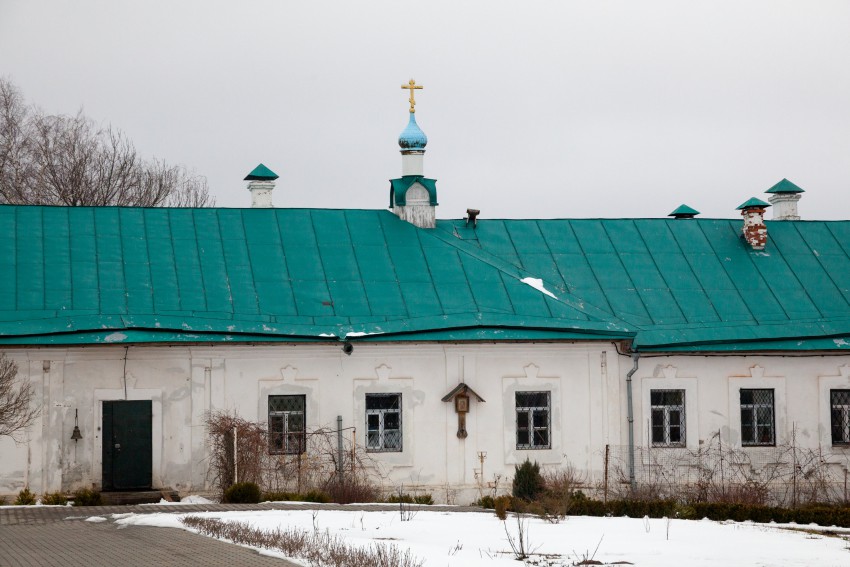 Успенский Колоцкий монастырь. Домовая церковь Елисаветы Феодоровны в келейном корпусе, Колоцкое (Можайский городской округ, Московская область). фасады