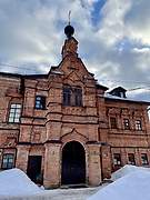 Куровское. Спасо-Преображенский Гуслицкий монастырь. Церковь Царственных страстотерпцев в трапезном корпусе