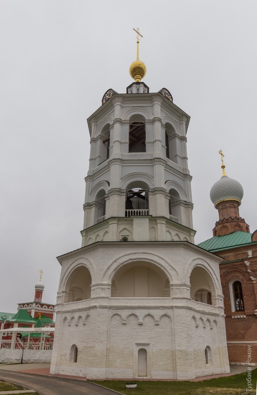 Николо-Пешношский монастырь. Церковь Мефодия Пешношского в колокольне, Луговой (Дмитровский городской округ, Московская область). фасады