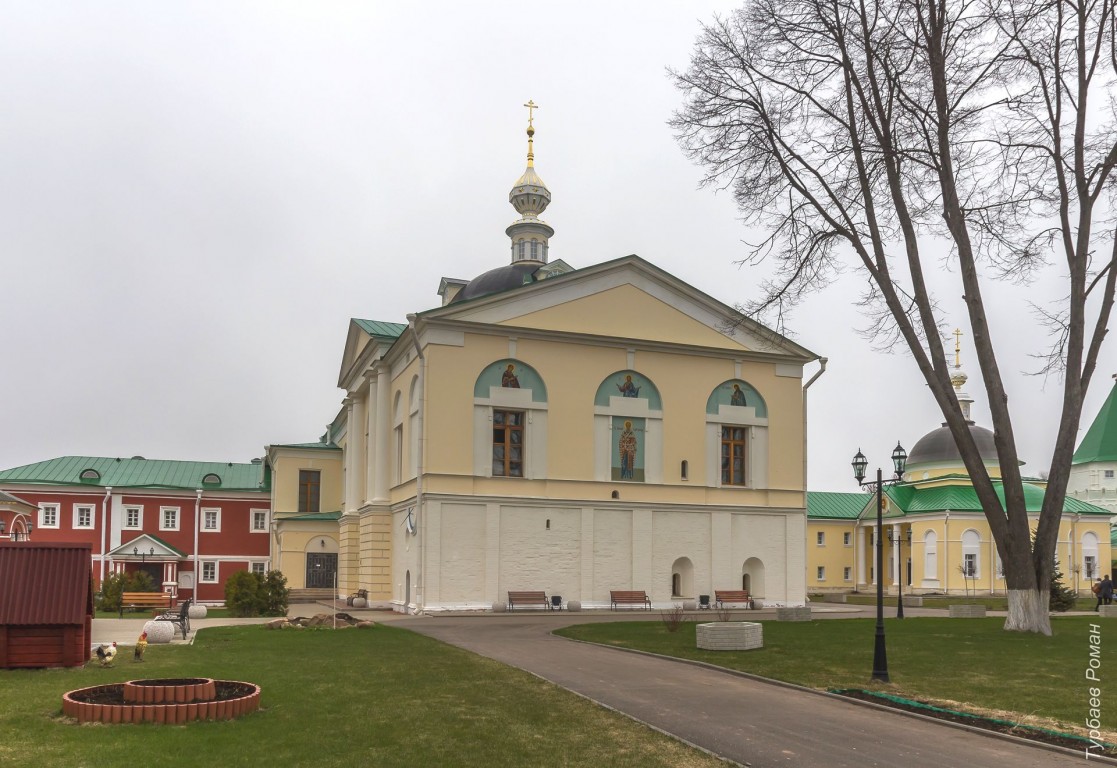 Николо-Пешношский монастырь. Церковь Сретения Господня в трапезном корпусе, Луговой (Дмитровский городской округ, Московская область). фасады