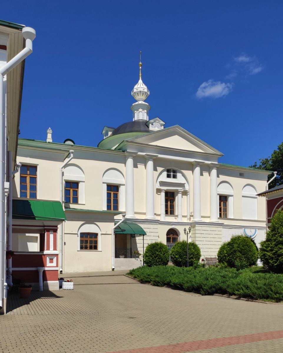Николо-Пешношский монастырь. Церковь Сретения Господня в трапезном корпусе, Луговой (Дмитровский городской округ, Московская область). архитектурные детали