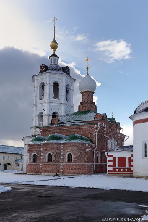 Луговой. Николо-Пешношский монастырь. Церковь Сергия Радонежского. фасады