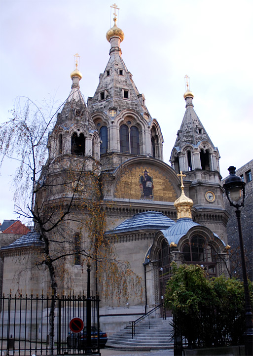 Париж. Кафедральный собор Александра Невского. общий вид в ландшафте, Общий вид храма